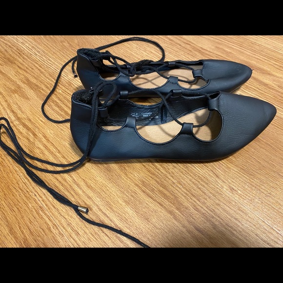 Black flats - Picture 2 of 3